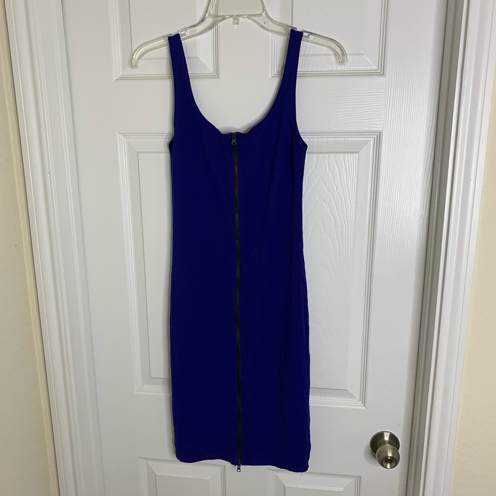 Woman Front Zipper Bodycon Dress. Size: S
